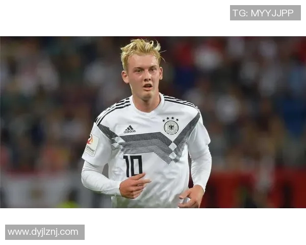 从默默无闻到闪耀世界足球明星逆袭之路的励志故事与精彩瞬间