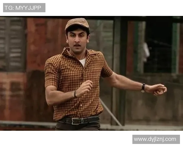 男明星追求足球明星的浪漫故事与背后的情感纠葛揭秘