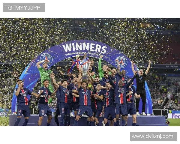 英字闪耀绿茵场足球明星们的传奇故事与辉煌成就