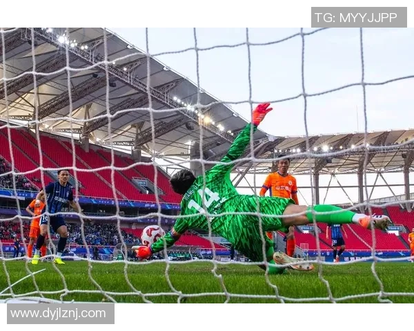 足球战术：武汉足球队的中路突破体系